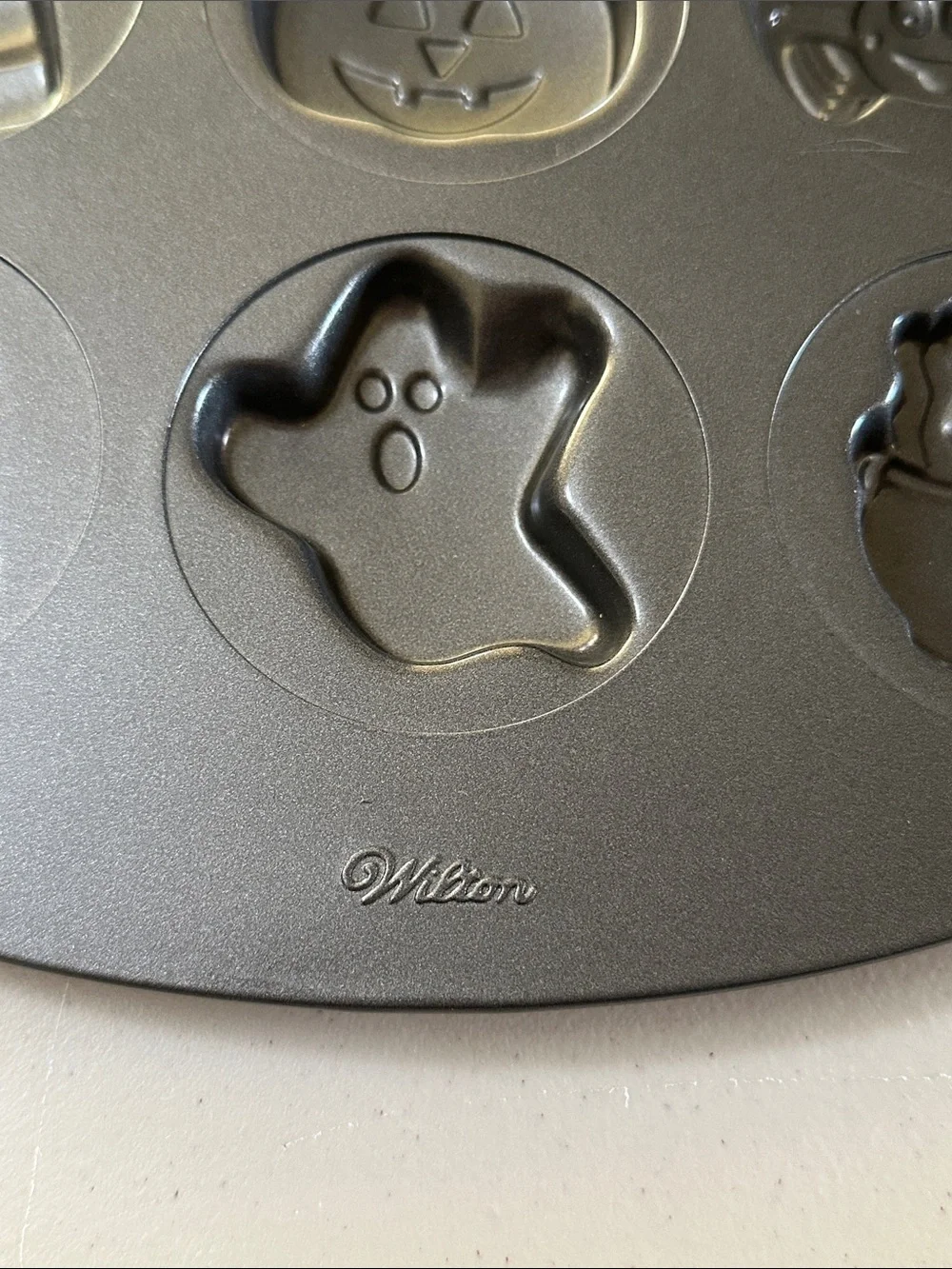 Wilton Halloween Shapes Cookie Pan - 12 Spooky Shapes